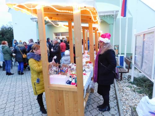 V."Vianočná dedinka" -2019- A V.Falukarácsony 