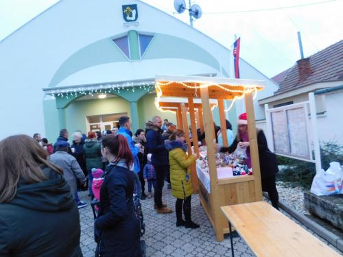 V."Vianočná dedinka" -2019- A V.Falukarácsony 