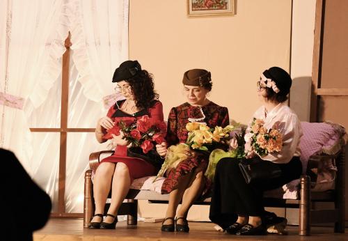 Divadelnné predstavenie - színházi előadás