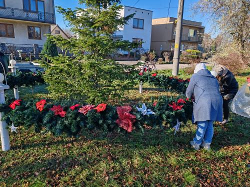Prípravy na najkrajšie sviatky v roku sa začali aj v našej obci ... Az év legszebb ünnepére való készülődés községünkben is elkezdődött ...